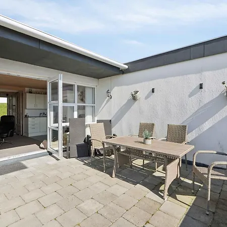Cozy With Panoramic View Ferienhaus